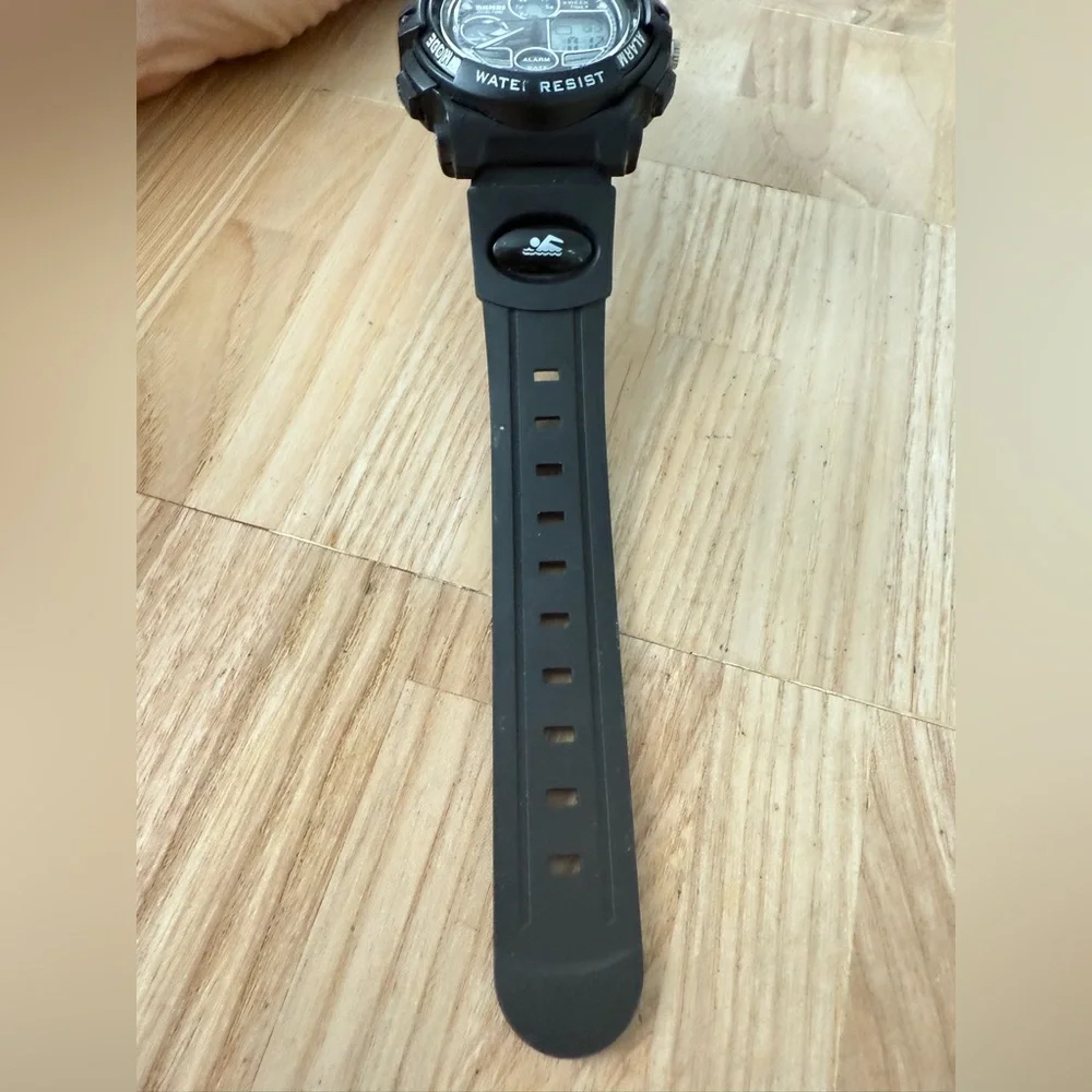 Skmei mens digital black sport dual time watch NEW BATTERY